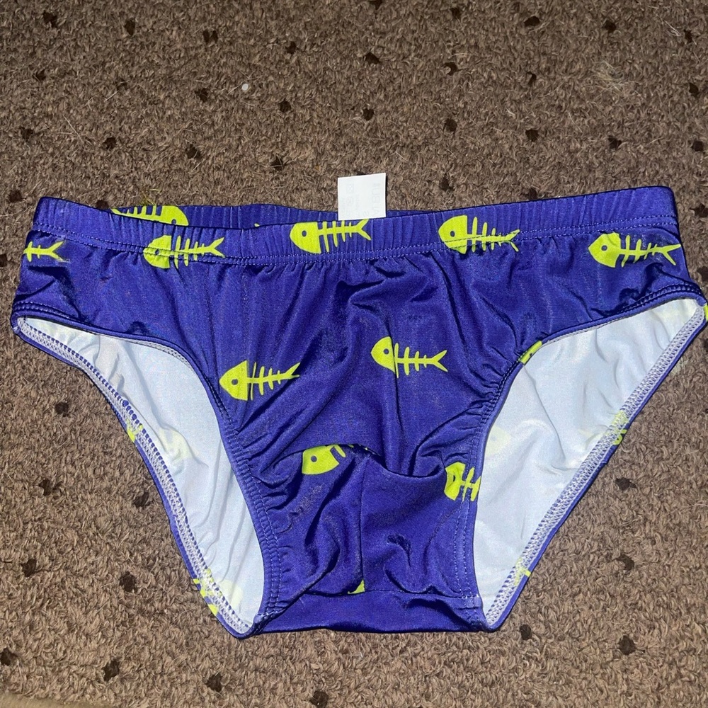 New with out tags Mens swim trunks size S
